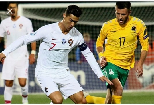 Menang 5-1 Atas Lithuania, Quatrick Ronaldo Ciptakan Rekor Baru