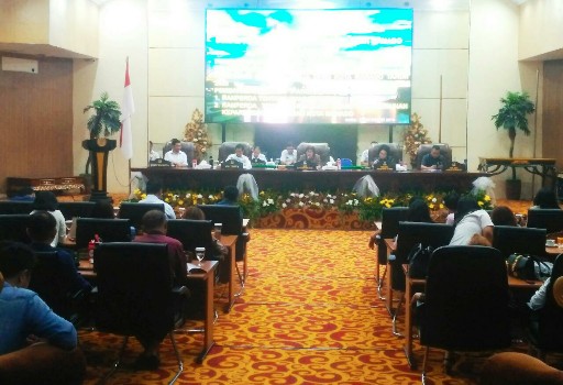 Dihadiri 34 Anggota, Ketua Aaltje Dondokambey Buka Sidang Pertama 2019 DPRD Manado