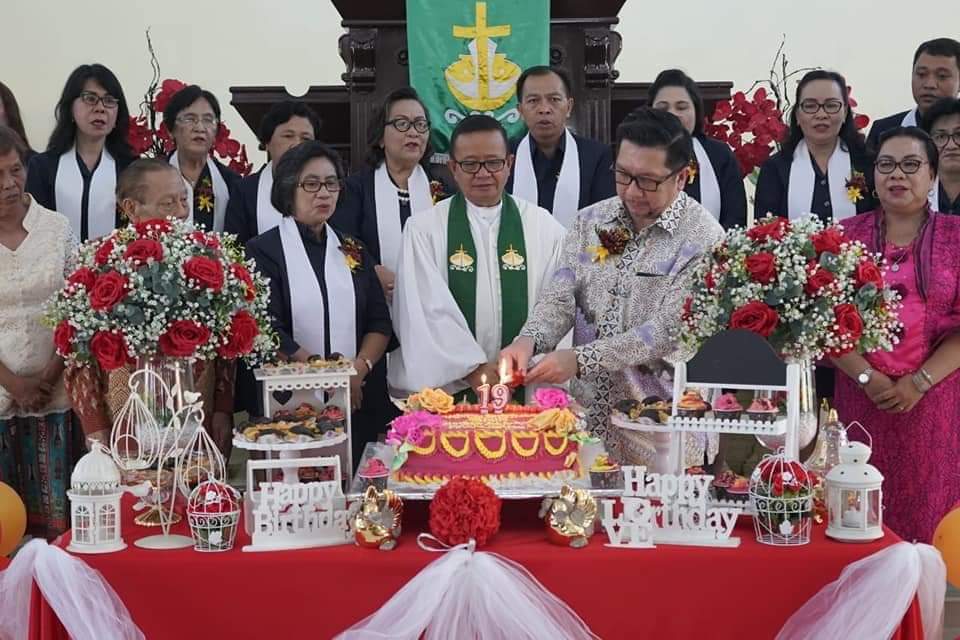 Ibadah Syukur HUT Ke 19 Jemaat GMIM Sumber Berkat Malalayang, Dihadiri Wawali Mor D. Bastiaan