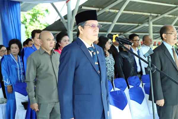 Bacakan Sambutan Mendikbud RI, Wali Kota Vicky Lumentut Irup Dalam Upacara Hari Guru Nasional 2019