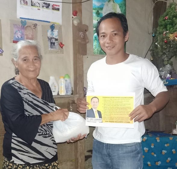 Jerry Sambuaga Berbagi Kasih dengan Masyarakat Minsel. Salurkan Bantuan Untuk Warga