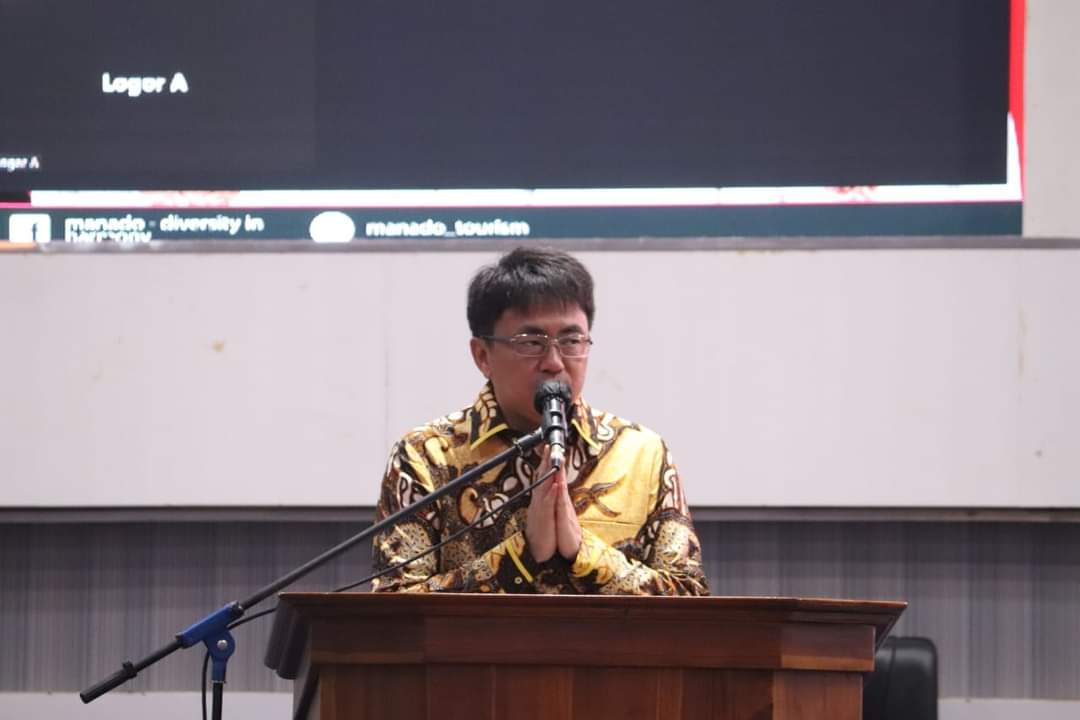 Wali Kota Andrei Angouw Buka Seminar Batik Manado