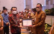 Hadiri Musrenbang RKPD Provinsi Sulut, Wawali Richard Terima Dua Penghargaan
