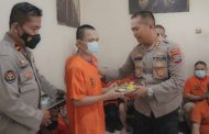 Sambut HUT ke-76 Bhayangkara, Kapolres Bitung Makan Siang Bersama 91 Tahanan Polres