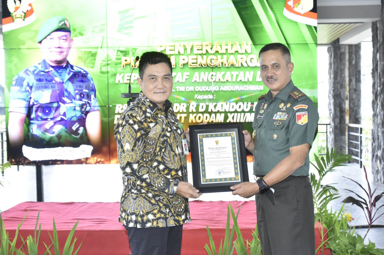 Serahkan Piagam Penghargaan Kasad Kepada RSUP Prof Kandou, Pangdam XIII/Merdeka: Terima Kasih dan Apresiasi dari TNI AD