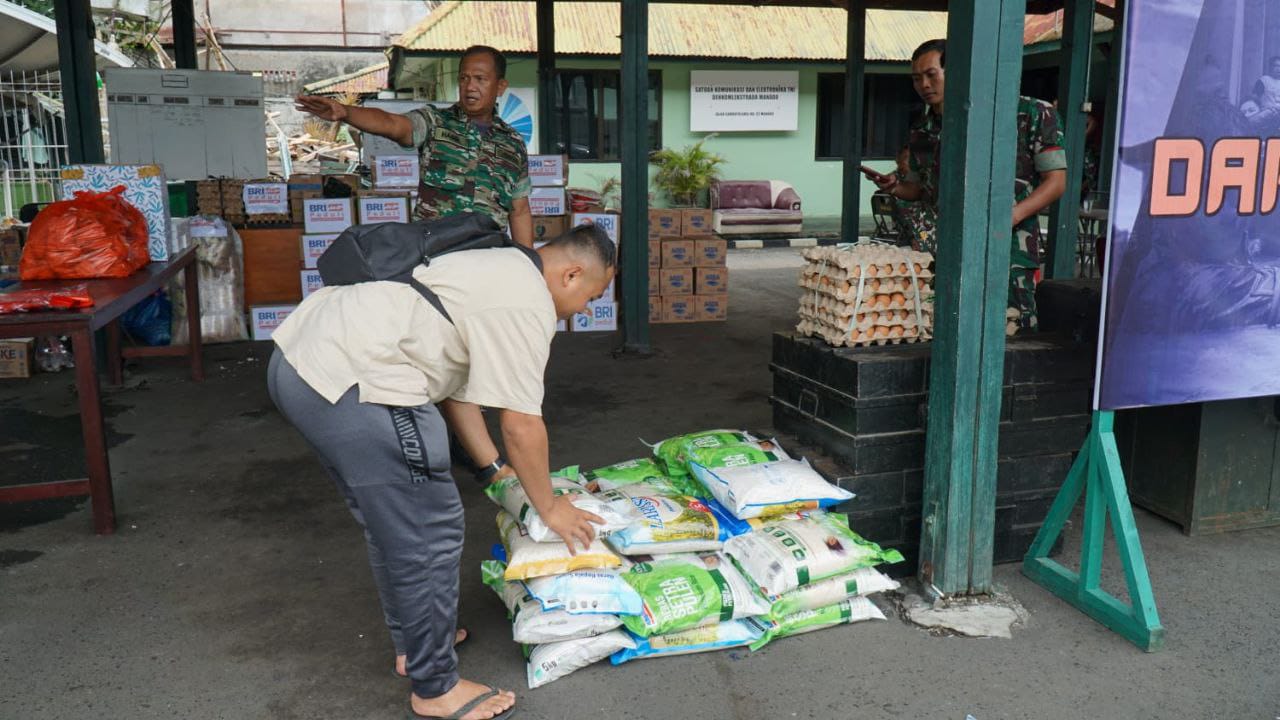 Peduli Bencana Banjir Manado, Kodim 1302/Minahasa Berikan Bantuan Sosial
