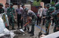 Kerja Bakti Pasca Banjir, Prajurit Kodam XIII/Merdeka dan Polri  Bersihkan Lokasi-Lokasi Bencana