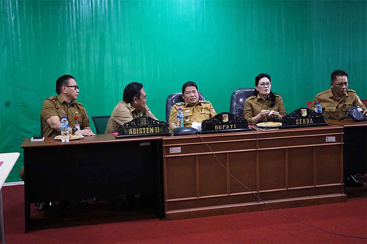 Bupati Kumendong Ikuti Rakor Pengendalian Inflasi dan HBKN Kemendagri Melalui Zoom Meeting