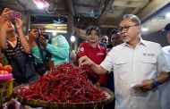 Tinjau Pasar Tambun, Mendag Zulkifli Hasan: Harga Bapok Mulai Turun, Semoga Rakyat Bahagia