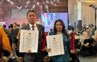 Bupati dan Ketua TP-PKK Minsel Terima Penghargaan Tertinggi Manggala Karya Kencana