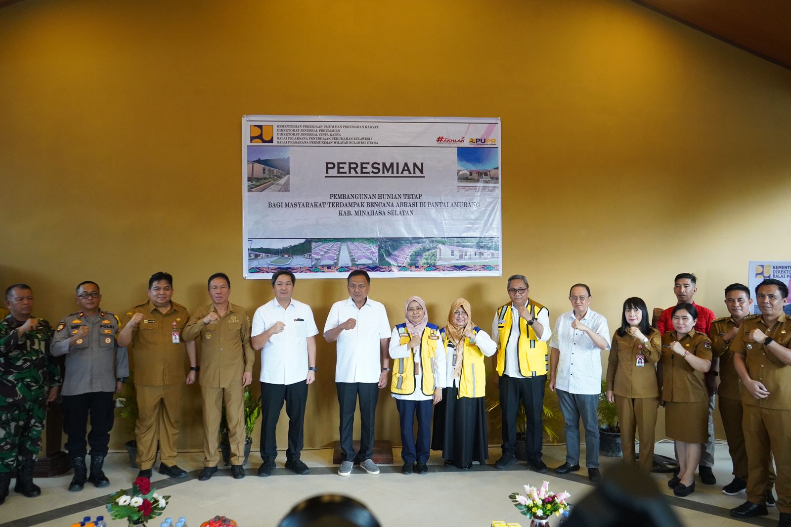 Bupati FDW Hadiri Peresmian Huntap Bagi Masyarakat Terdampak Bencana Amurang
