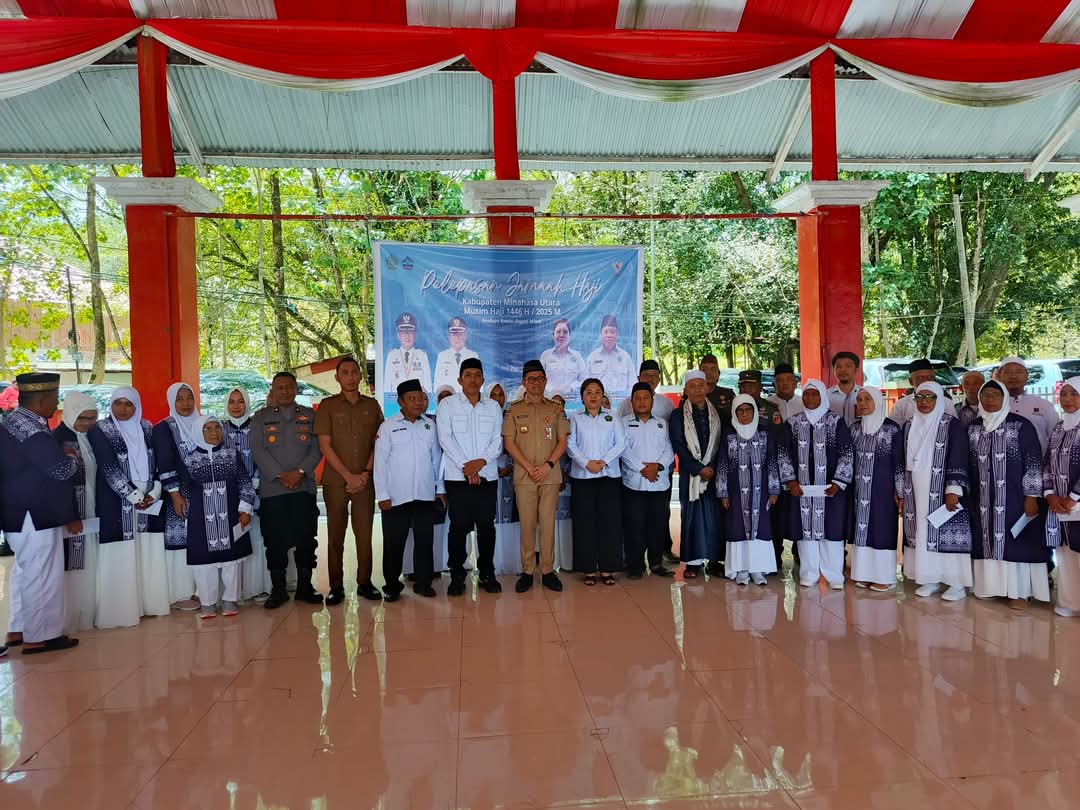 Lepas 31 CJH, Pesan Bupati JG Jaga Kesehatan, Jaga Kebersamaan