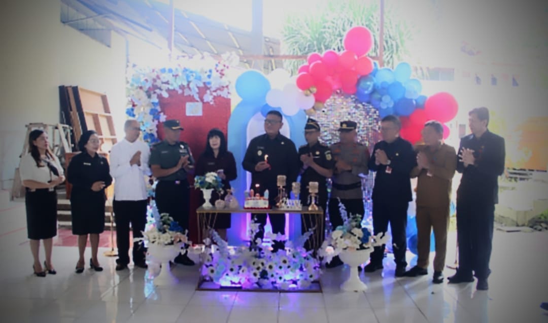 Hadiri Apel Harganas Ke-32, Sekda Glady: Kegiatan ini Jadi Komitmen Pembangunan Keluarga yang Berkualitas