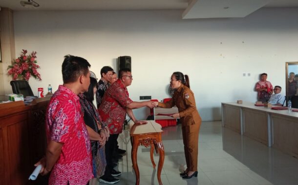 Wabup Minsel Lantik Verawati Somba sebagai Pj Hukum Tua Desa Karimbow
