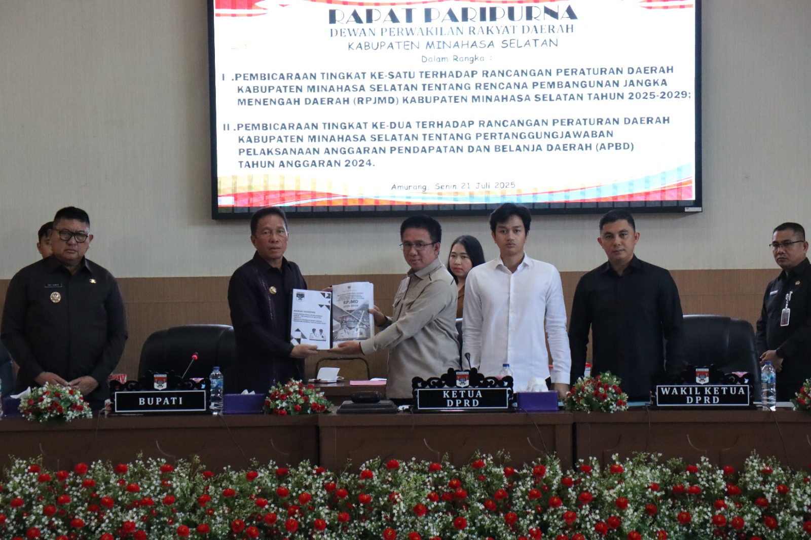 Sekretariat DPRD Minsel Sukses Fasilitasi Dua Agenda Rapat Paripurna