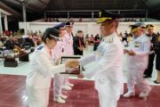 Desa Tumpaan Dua terima Penghargaan dari Bupati Franky Wongkar