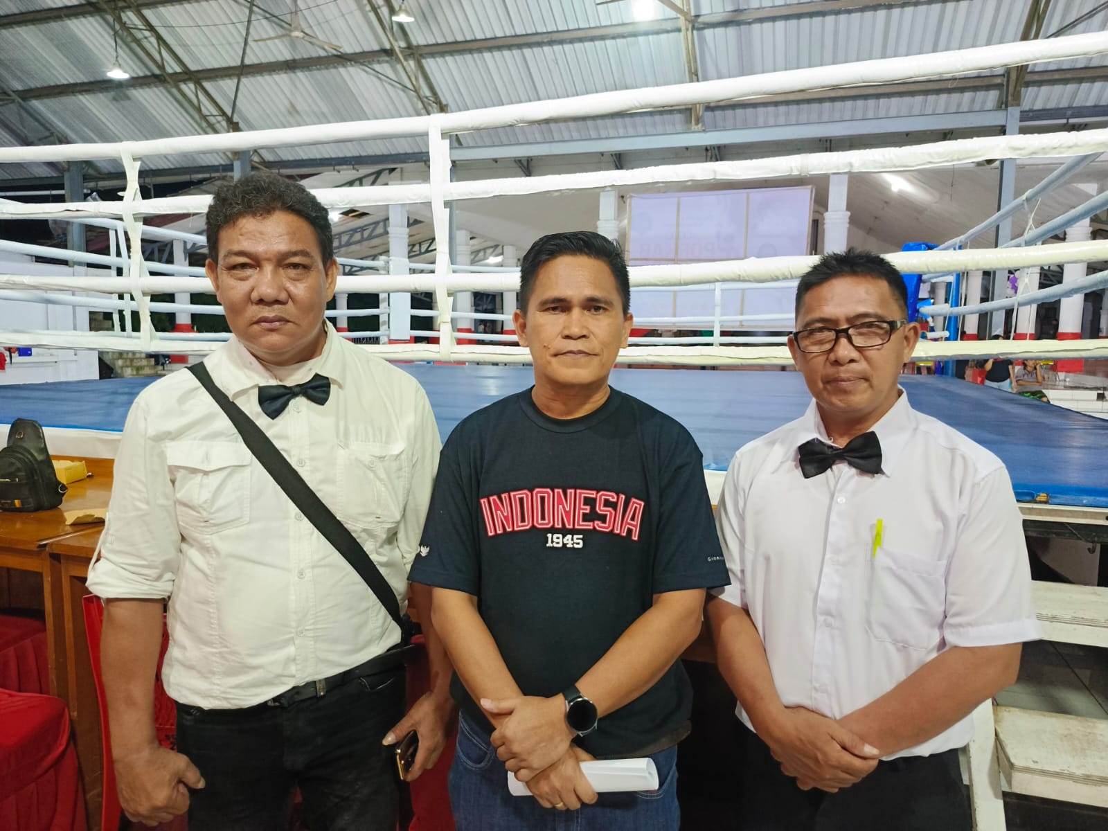Sonny Makaenas Bangga Melihat Semangat Atlet Tinju di Ajang Porkab Minsel 2025