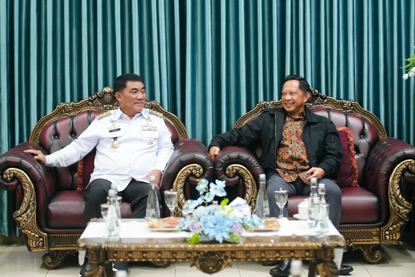 Gubernur Yulius Sambut Kedatangan Mendagri Tito Karnavian di Sulut