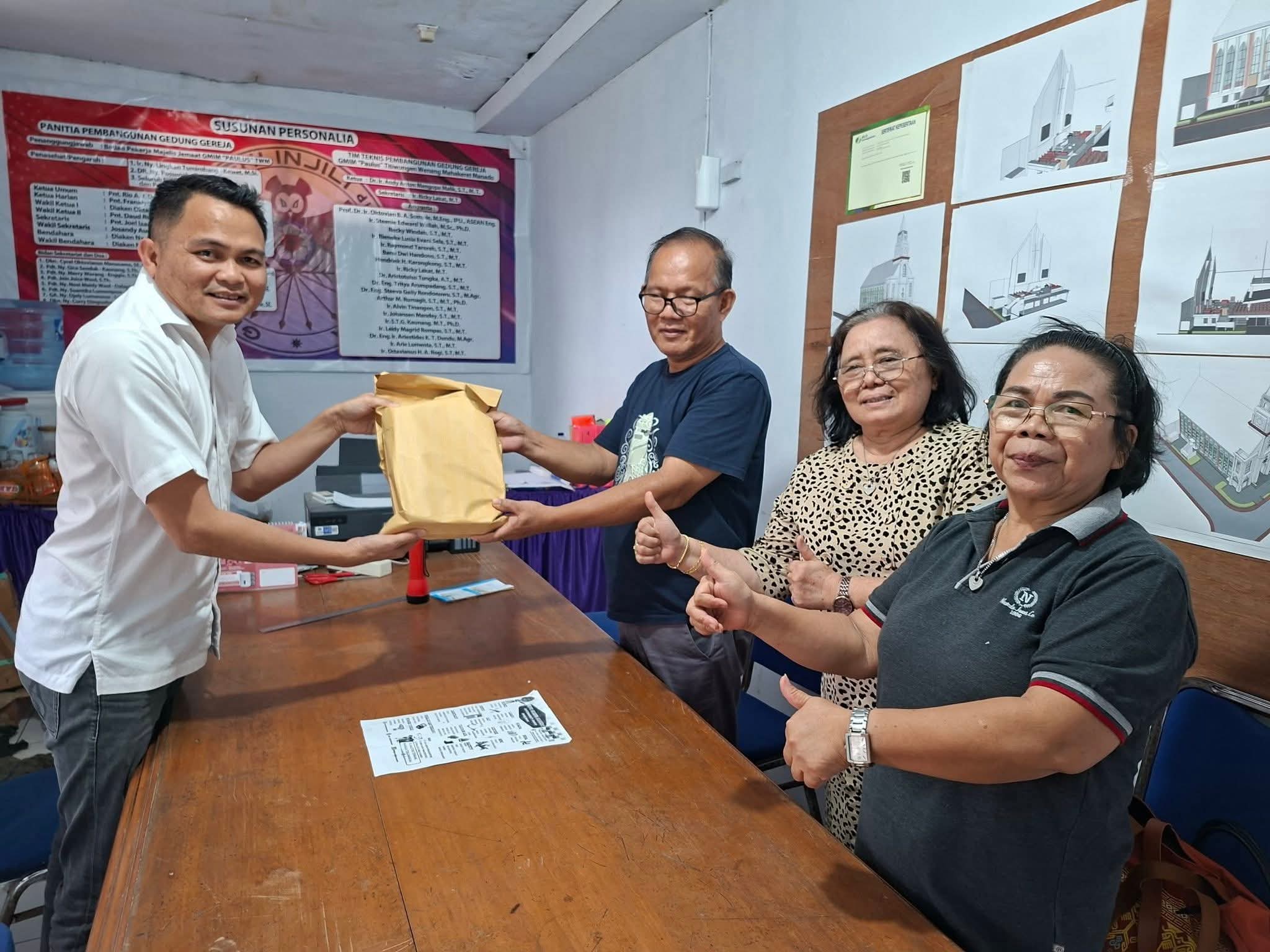 Keluarga Kandoli-Antou Bantu Rp 200 Juta Untuk Pembangunan Gereja GMIM Paulus Titiwungen Wenang Mahakeret Manado, Bupati Ronald Kandoli : Ini Janji Iman