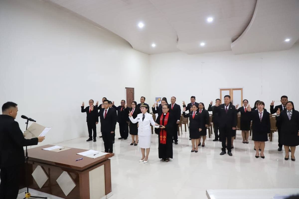 Bupati Ronald Kandoli Lantik 16 Pejabat Administrator dan 7 Pejabat Pengawas. Berikut Nama Dan Jabatan Yang Baru.!