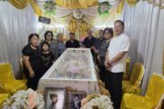 Melayat di Rumah Duka, Pimpinan DPRD Minut, Sekretariat, serta IKAD Laksanakan Ibadah Penghiburan ﻿