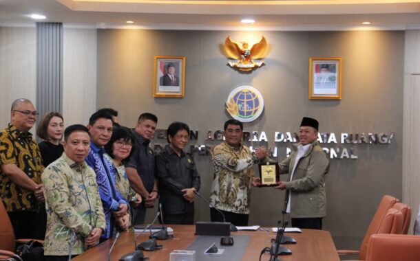 Diserahkan Menteri ATR/BPN, Gubernur Yulius Terima Persetujuan Substansi RTRW Sulut