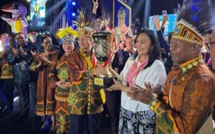 Kontingen Sulut Raih Juara Umum Pesparawi Nasional XIV, Gubernur Yulius Apresiasi Prestasi Tim Paduan Suara