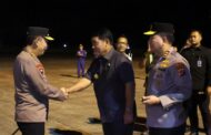 Gubernur Yulius Selvanus Sambut Kedatangan Kapolri di Bandara Sam Ratulangi Manado
