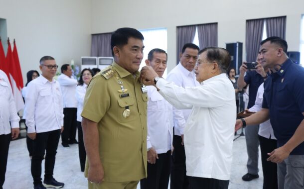 Dampingi Jusuf Kalla Lantik Pengurus PMI Sulut, Gubernur Yulius Selvanus Tekankan Gerak Cepat untuk Kemanusiaan