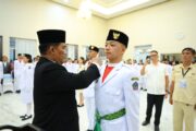 Gubernur Yulius Kukuhkan Paskibraka Sulut 2026, Tekankan Disiplin dan Kekompakan