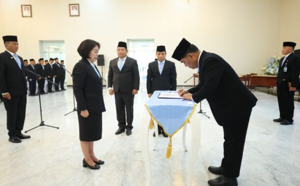 Gubernur Yulius Lantik Tiga Pejabat JPT Pratama, Perkuat Kinerja Birokrasi dan Percepat Program Prioritas